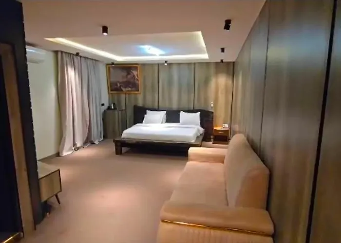 Polo Signature Hotel