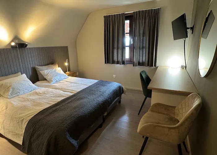 Hotel De Villa