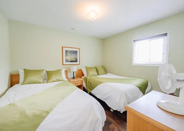 Suite 15 Green Gables Resort Lake View Retreat