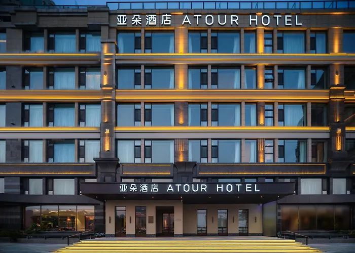 Atour Hotel Dalian Xinghai Square The Centenary City Sculpture And Seascape