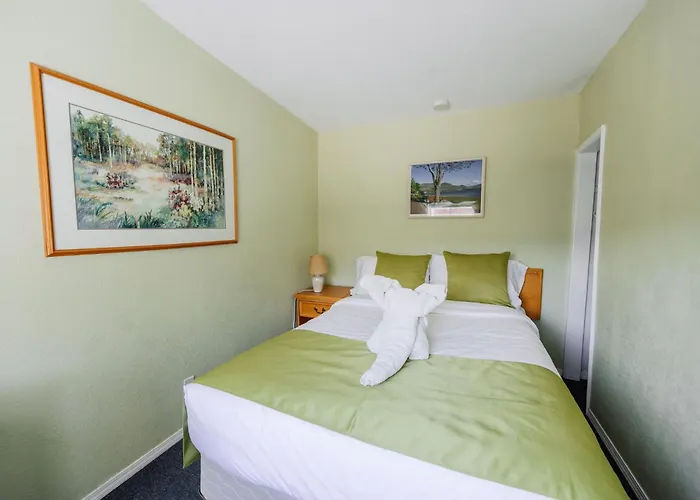 Suite 5 Green Gables Resort - 1 Bedroom Courtyard