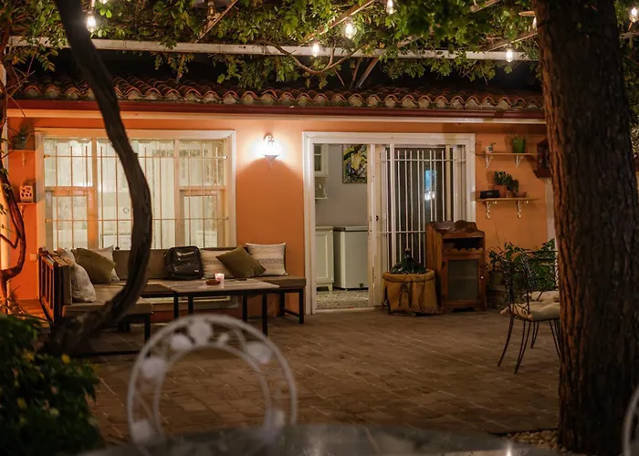 Yasa'S Guest House
