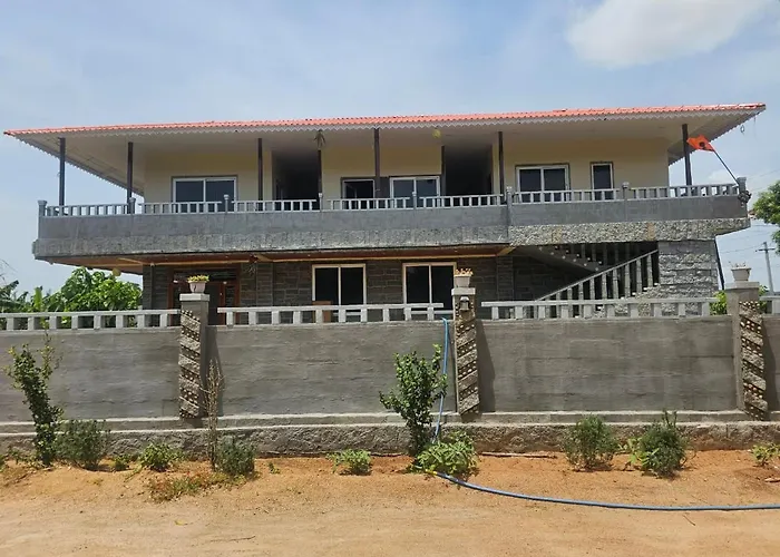Hampi Rock-Inn