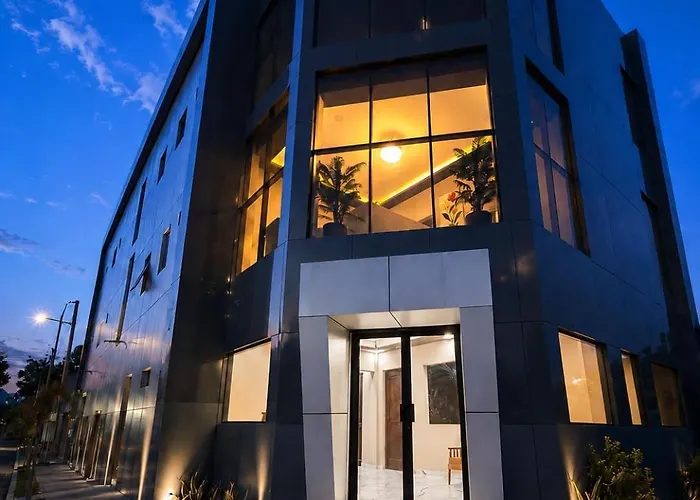 Torre Jardin Business Center Suites
