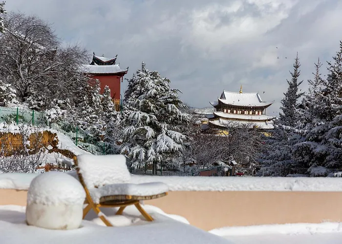 Shangri-La Designer Homestay Without Summer