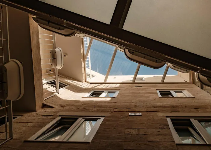 Casa Radiant