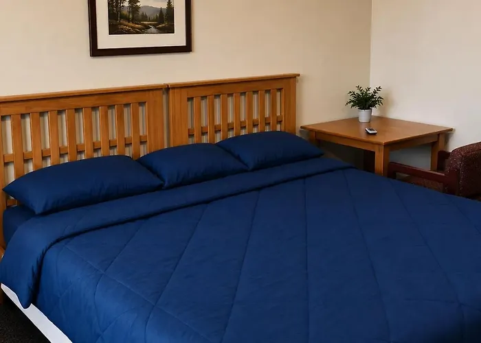 Tumbleweed Inn & Suites