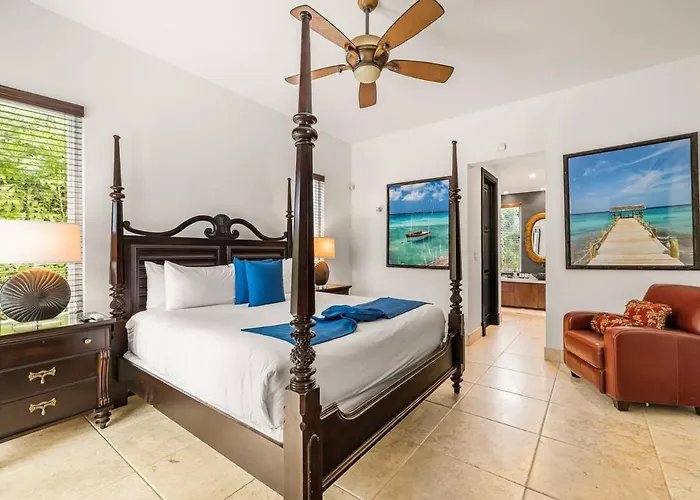 Luxe Villa Siena With Private Guest Suite