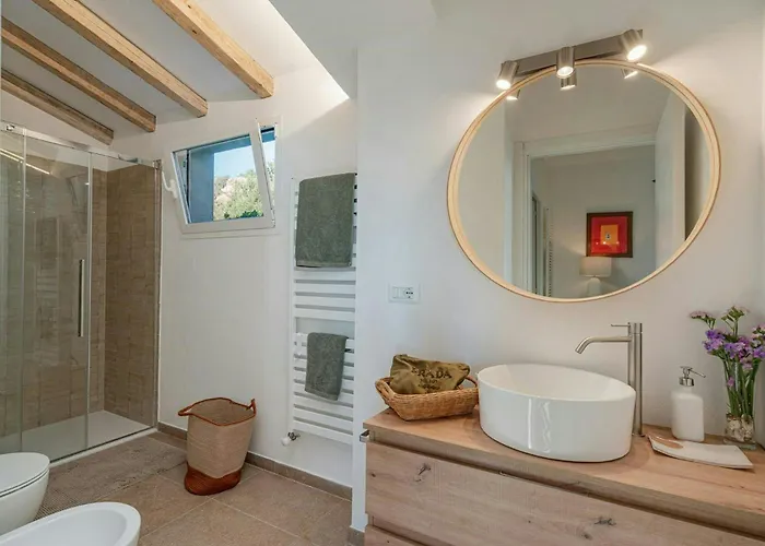Villa By Porto Istana'S Crystal-Clear Waters