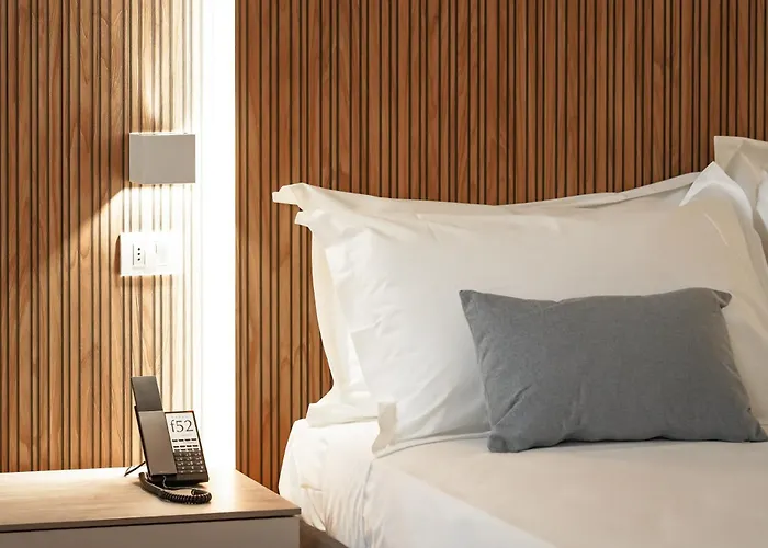 Hotel F52