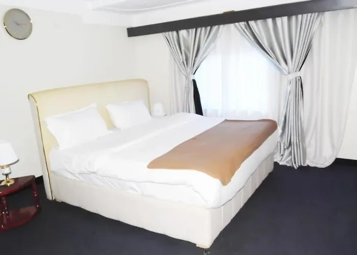 Kaa Highway Hotel