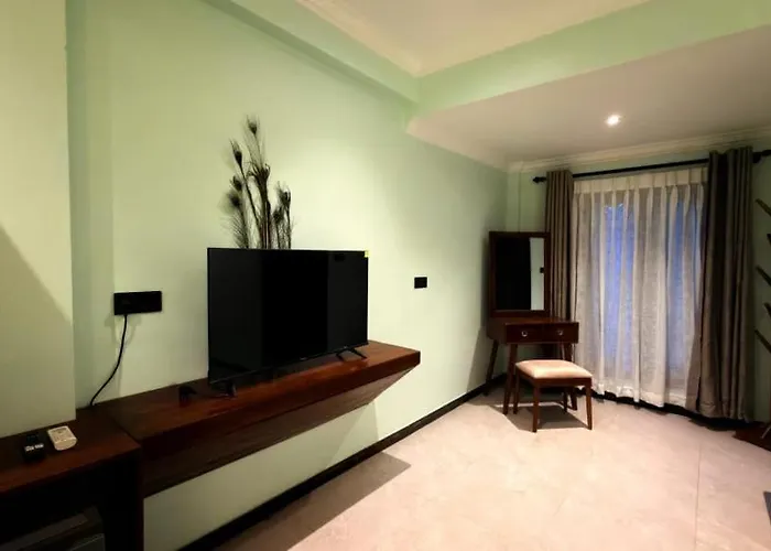 Abbi Holiday - Jaffna Hotel