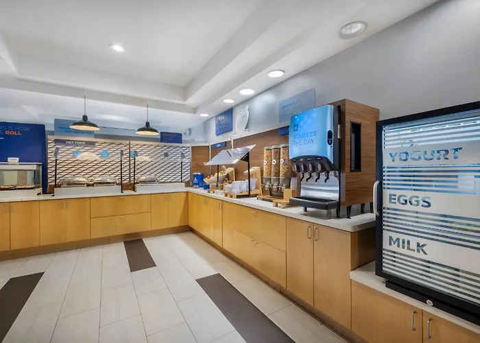 Holiday Inn Express Hotel & Suites Lake Elsinore By Ihg