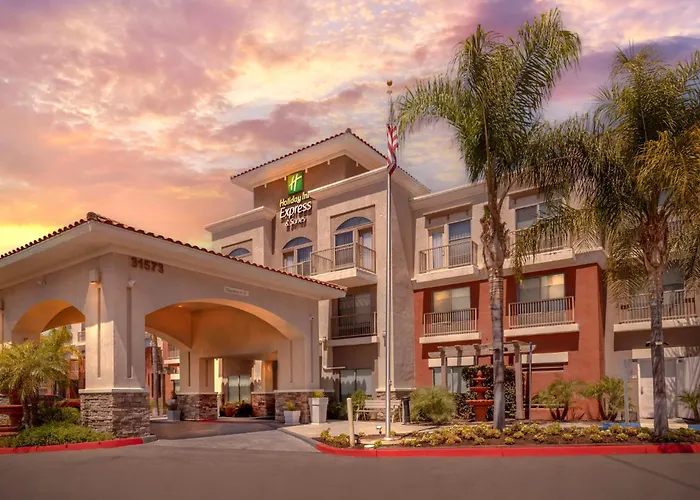 Holiday Inn Express Hotel & Suites Lake Elsinore By Ihg