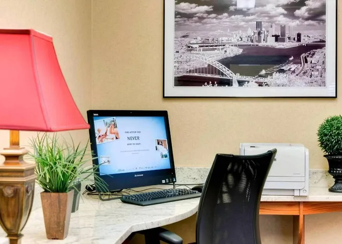 Pittsburgh Airport Inn And Suites