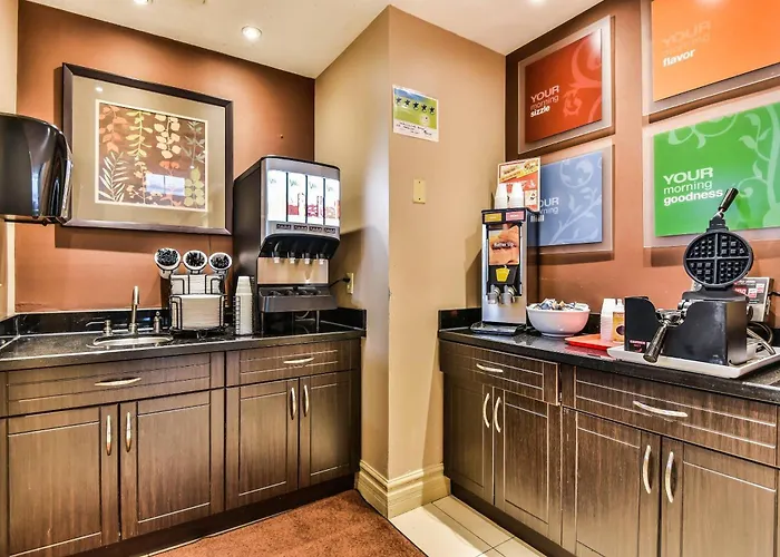 Comfort Inn & Suites Ambassador Bridge