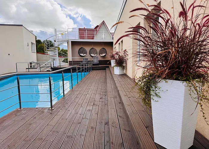 Hotel Vesiroos