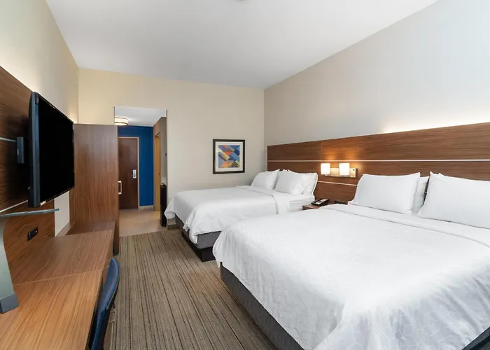 Holiday Inn Express Hotel & Suites Talladega By Ihg