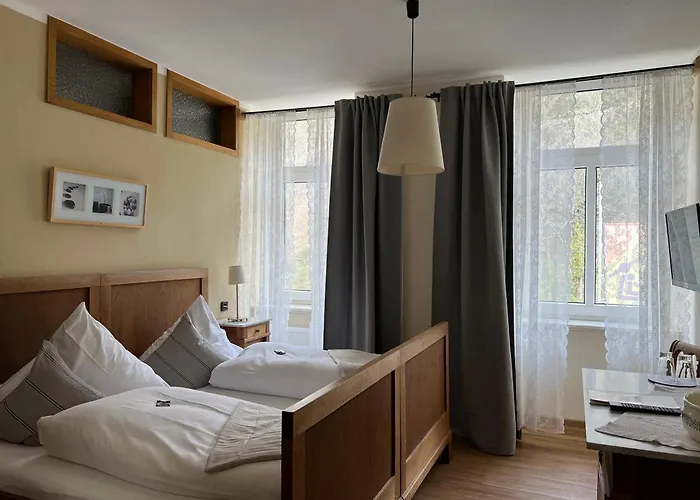 Moselland Hotel Im Enderttal Zum Onkel Willi