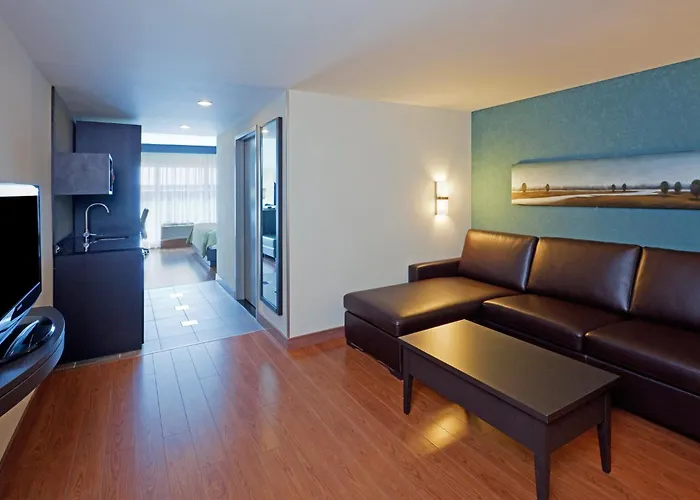 Holiday Inn Express Hotel & Suites Saint - Hyacinthe By Ihg