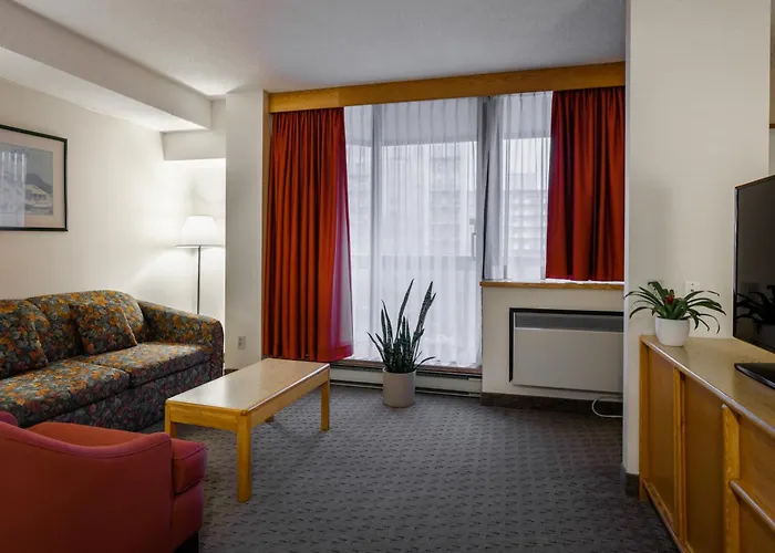 Cartier Place Suite Hotel