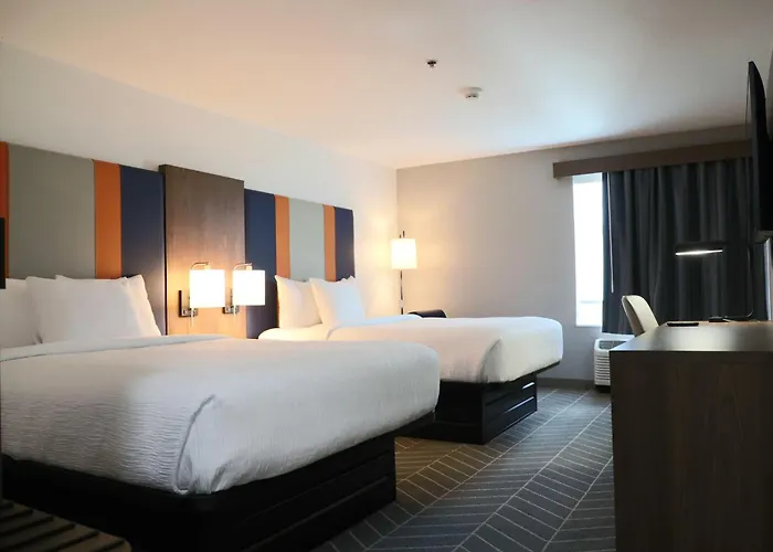 La Quinta Inn & Suites By Wyndham Auburn - University Area