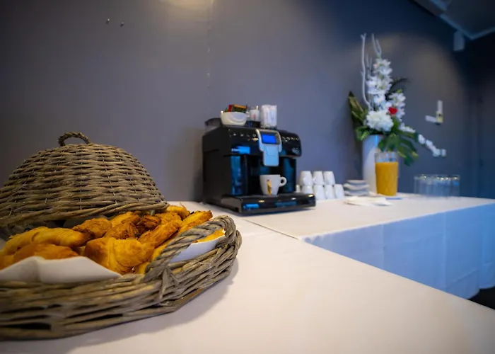 Hôtel du Centre Appart hôtel Business avec Parking Gratuit à Nouméa