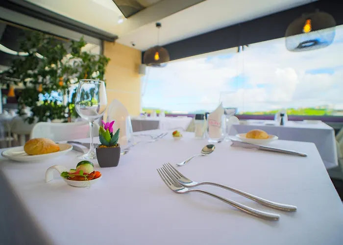 Hôtel du Centre Appart hôtel Business avec Parking Gratuit à Nouméa