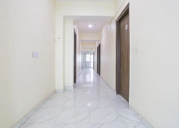 Super Hotel O Downtown Uttam Nagar Formerly Town Plaza