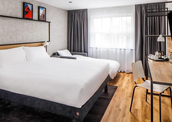 Ibis Wakefield East-Castleford, M62 J31