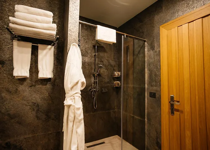 Shirvanshah Hotel
