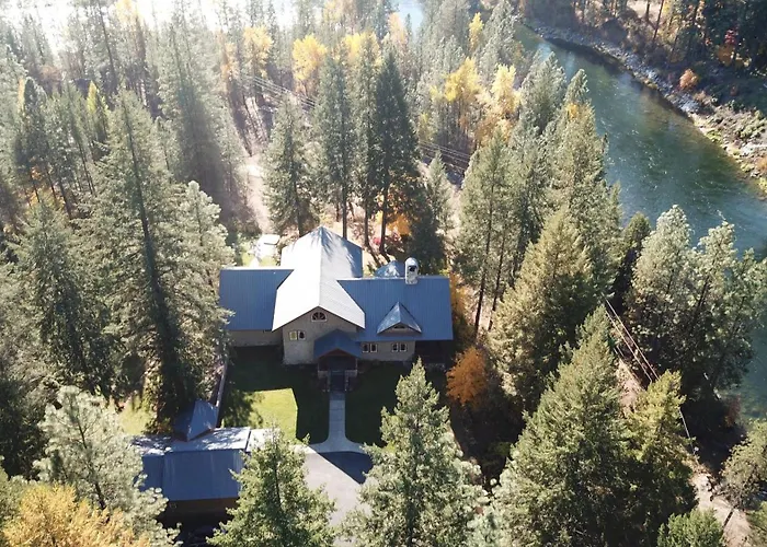 Snowgrass Lodge - A River & Mountain Retreat
