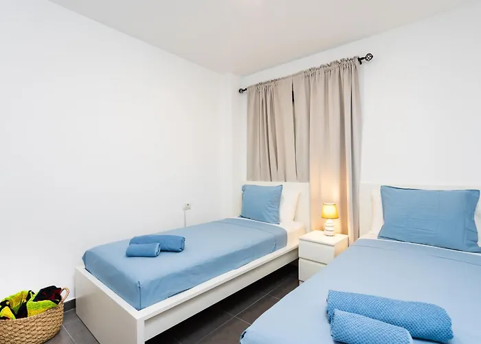 Central 2-Bedroom Apartment In Los Cristianos