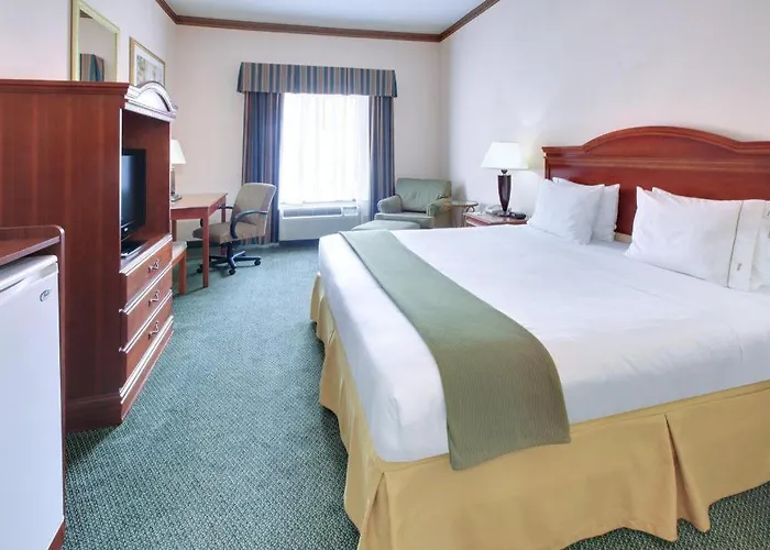 Holiday Inn Express Hotel & Suites Cleveland - Ms By Ihg
