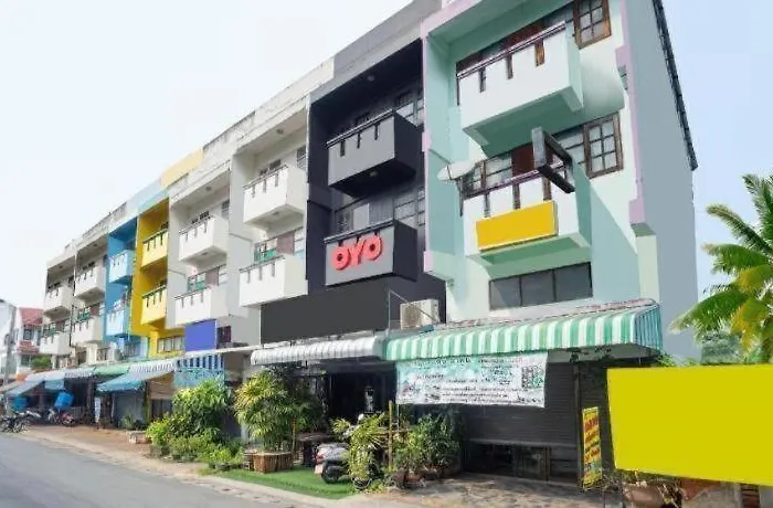 OYO 723 Lamphun Hostel
