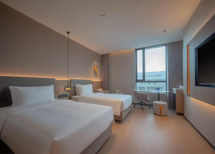 Holiday Inn Express Shanghai On The Bund By Ihg