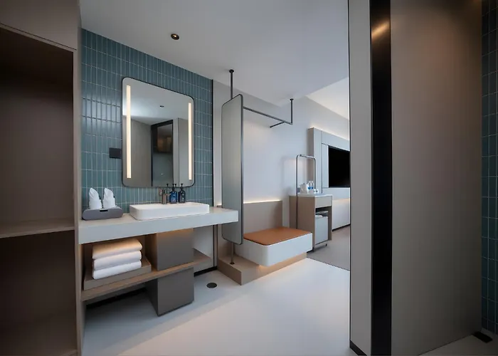 Holiday Inn Express Shanghai On The Bund By Ihg