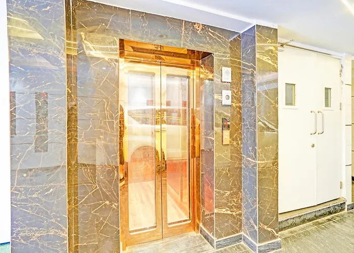 Super Hotel O Luxury Inn