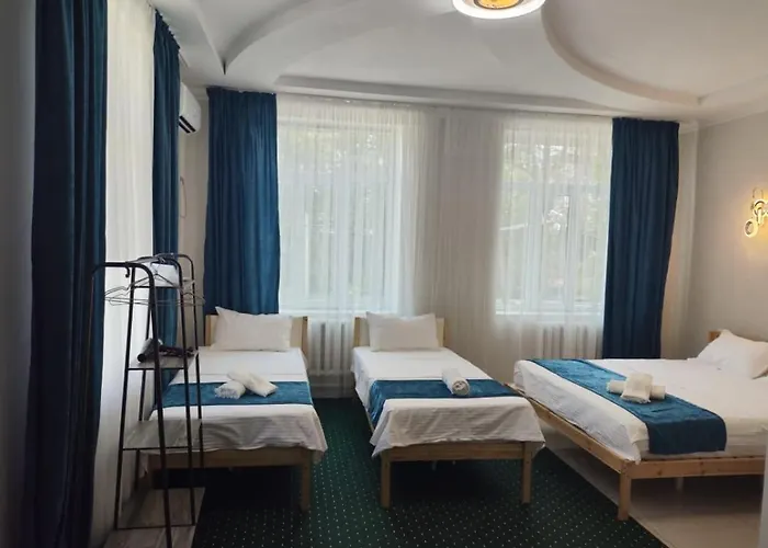 Саратан Отель