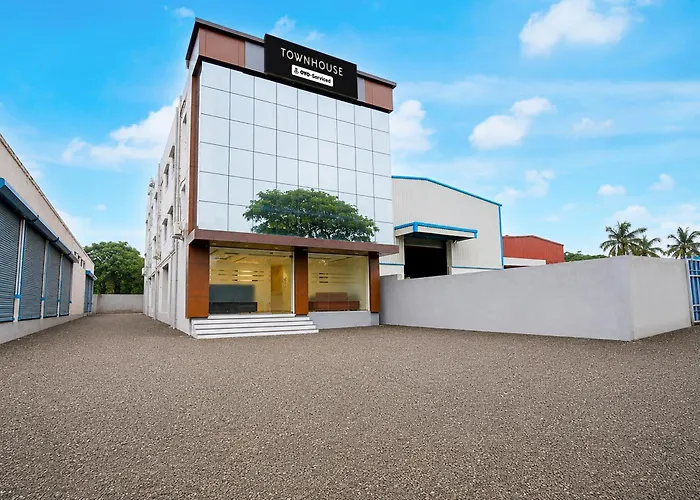 Super Townhouse Chakan Corporate Homestay Formerly New Royal Inn