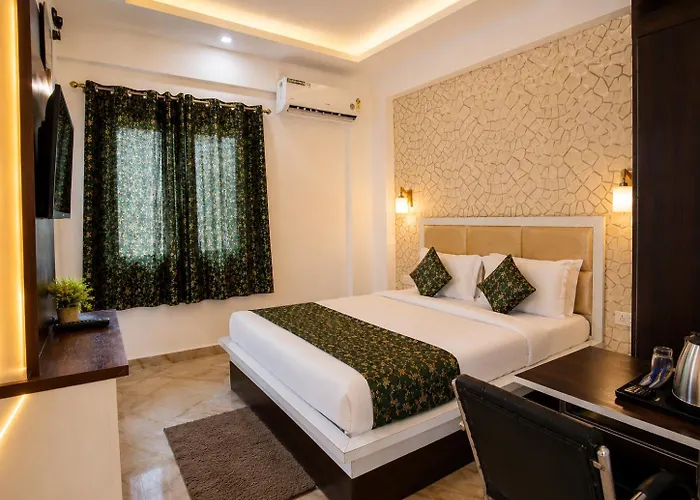 Hotel Grand House - Hsot Restaurant - Near Taj