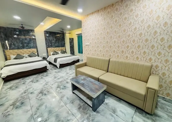 Hotel Madhavi Elite