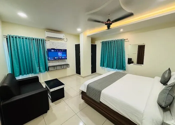 Hotel Madhavi Elite