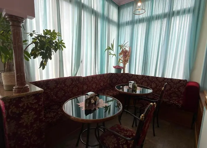 Etoile Hotel