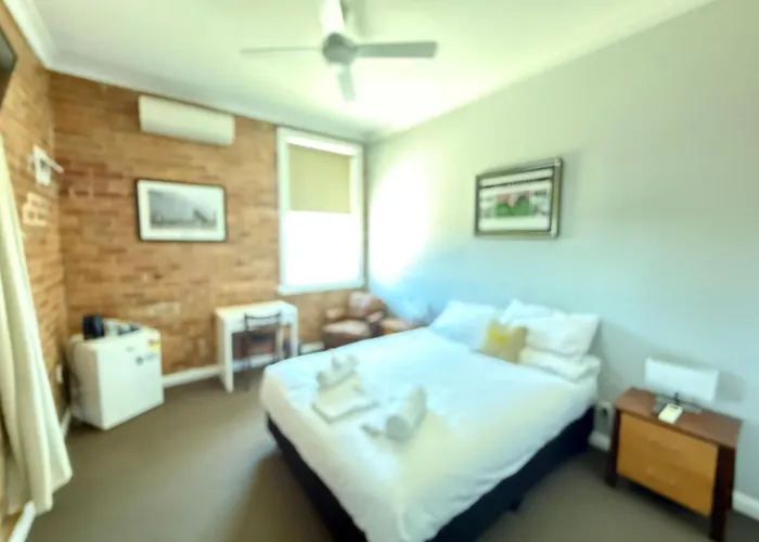 Thoroughbred Hotel