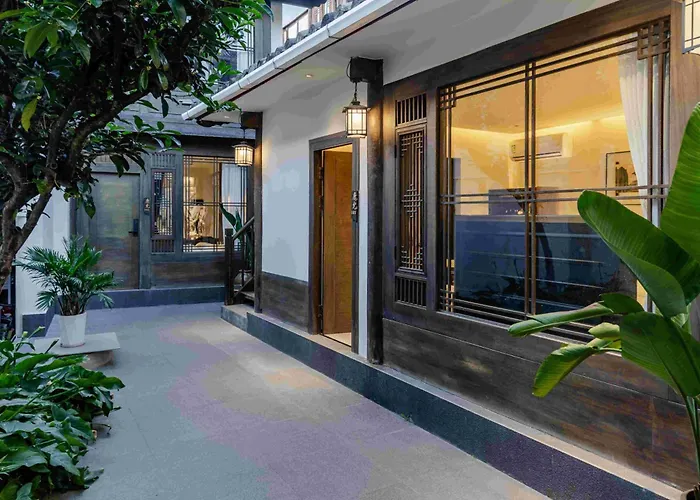 The Nomad Yard - Lijiang Old Town - Social Hostel For Travelers, Hikers & New Friends - Eat & Drink - Free Pick Up From Airport For 3 Nights