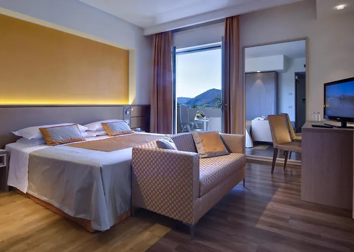 Hotel Bristol Buja
