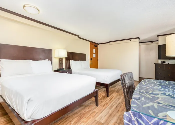 Castle Bamboo Waikiki Hotel