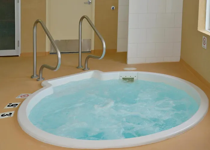 Holiday Inn Express Hotel & Suites Edson By Ihg