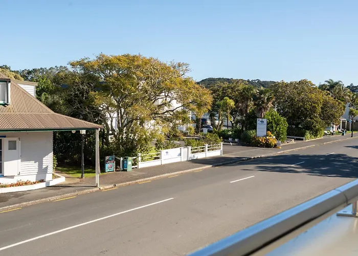 Hananui Lodge And Apartments